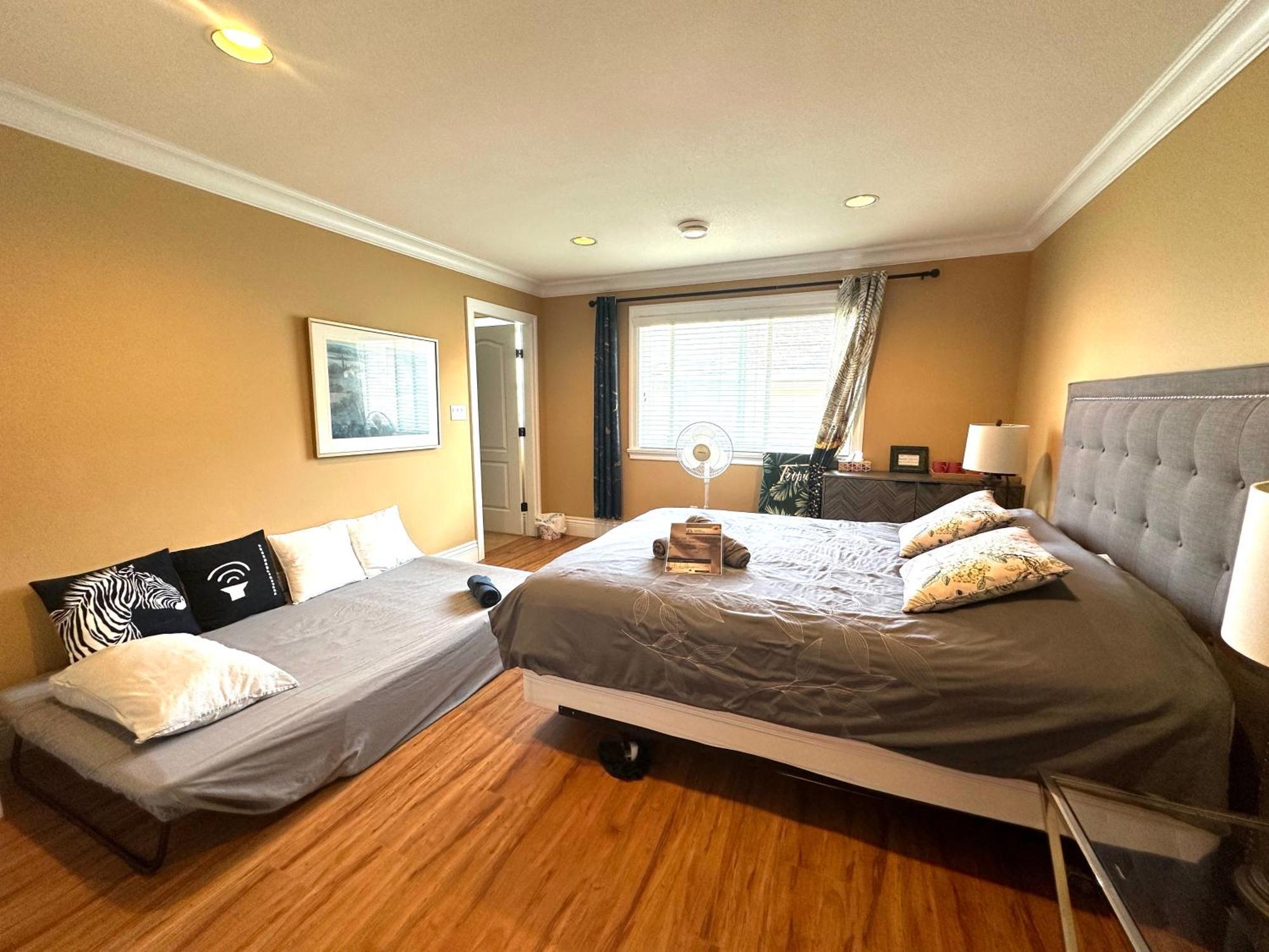 Vancouver Luxury Homestay Richmond Exterior foto